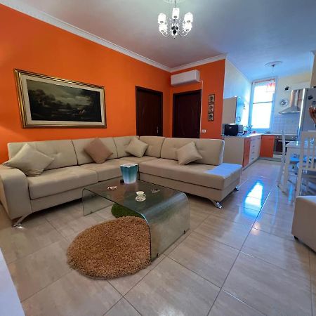 City Center Apartment In Шкодер Екстер'єр фото