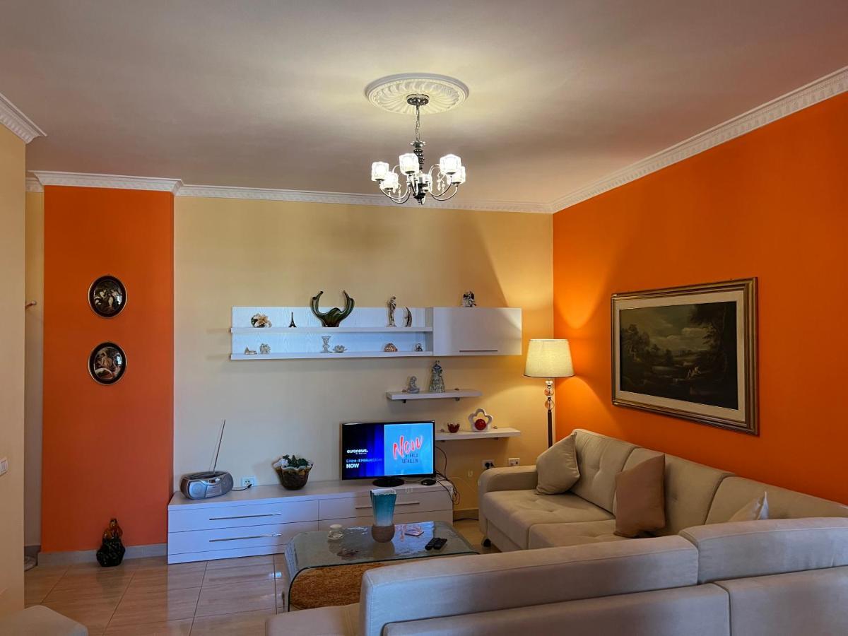 City Center Apartment In Шкодер Екстер'єр фото