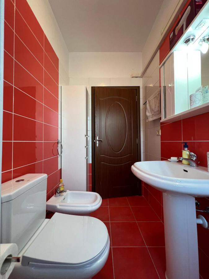 City Center Apartment In Шкодер Екстер'єр фото