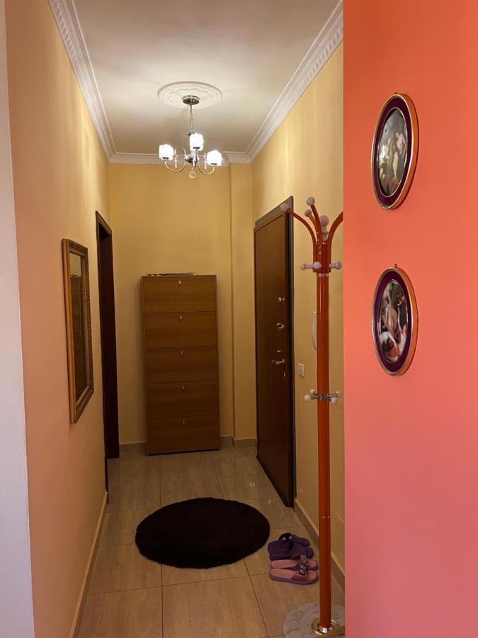 City Center Apartment In Шкодер Екстер'єр фото