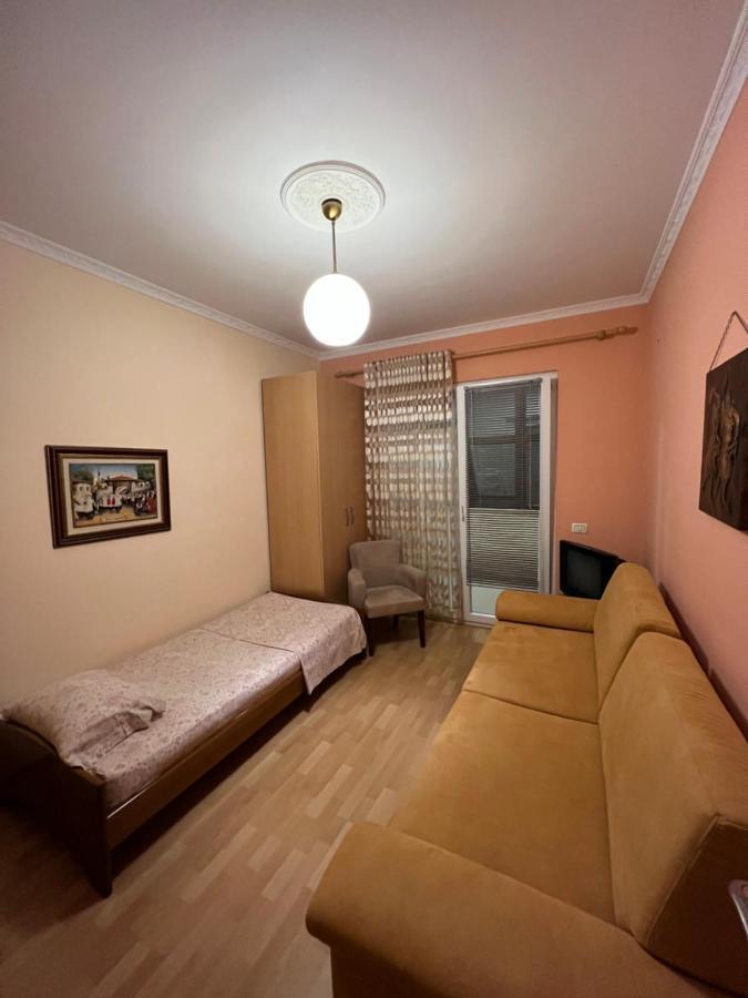 City Center Apartment In Шкодер Екстер'єр фото