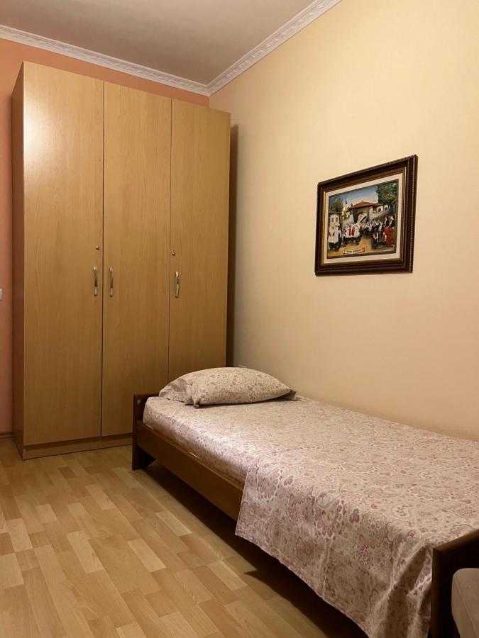 City Center Apartment In Шкодер Екстер'єр фото
