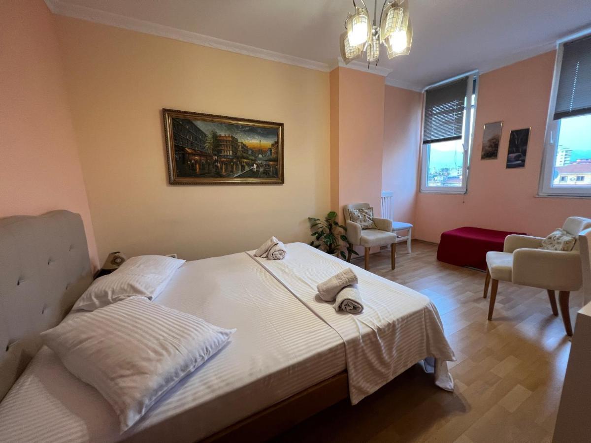 City Center Apartment In Шкодер Екстер'єр фото